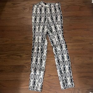 NWT - Womens Printed H&M Pants - US size 4/EUR 34 - Black and White